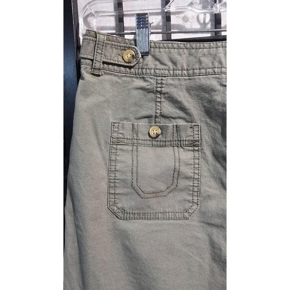 DOCKERS Women’s Shorts Size 6 Olive Green Mid Rise Curvy Stretch Utility Pockets - Picture 6 of 6